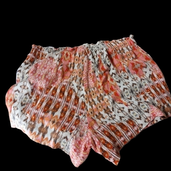 Kut From The Kloth short size 4 Made In USA 100% rayon - Picture 10 of 10